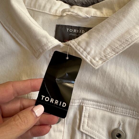 Torrid White Crop Denim Vest NEW Size 3 3X NWT Closet Staple Capsule Wardrobe - Picture 11 of 16